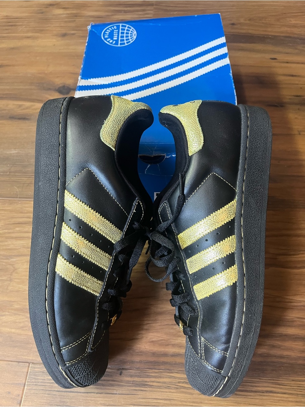 Adidas superstar shell toe  vegan black gold shoes sneakers men 10.5 with box